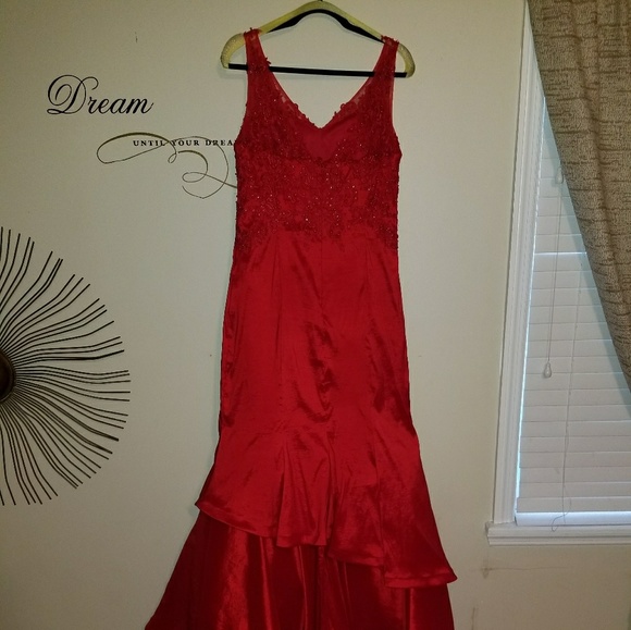 V-neck sleeveless dress - Picture 3 of 6